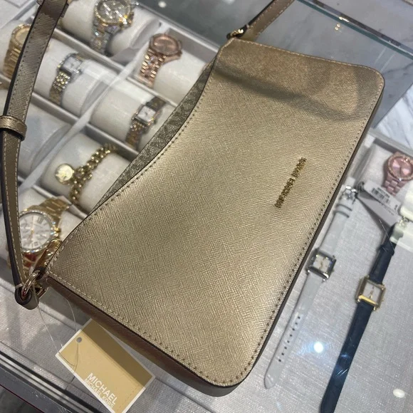 MICHAEL KORS Arden Medium Metallic Crossbody Bag
Pale Gold 
NWT - Picture 12 of 16